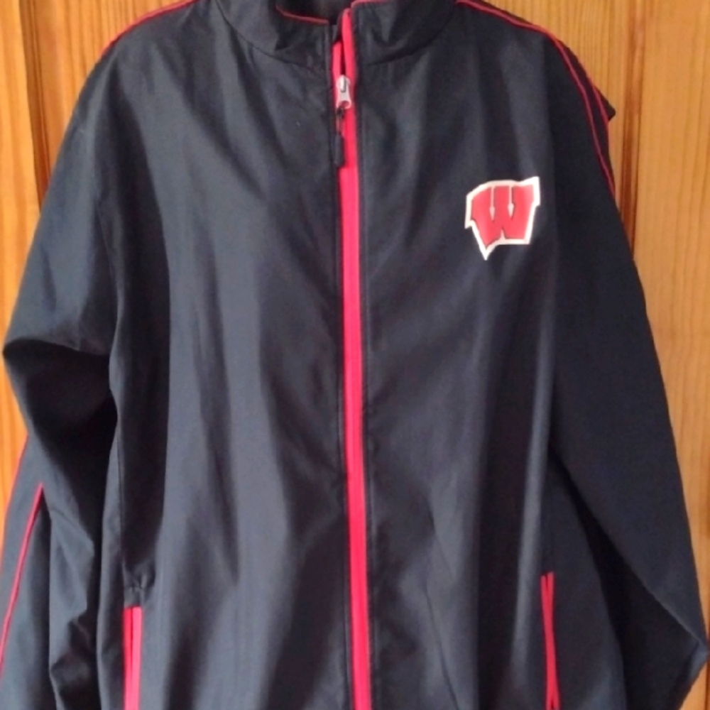 Wisconsin Black and Red Jacket Sz L Mens